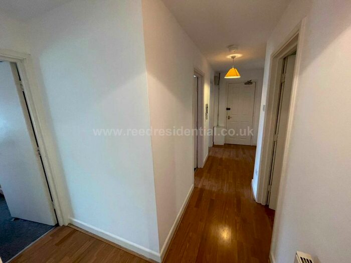 4 Bedroom Flat To Rent In Castle Boulevard, Lenton, England, NG7