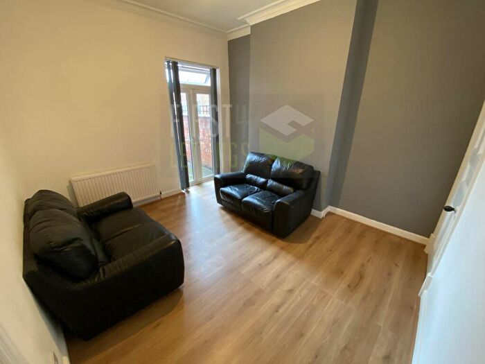 5 Bedroom Terraced House To Rent In Kirby Road, West End, LE3