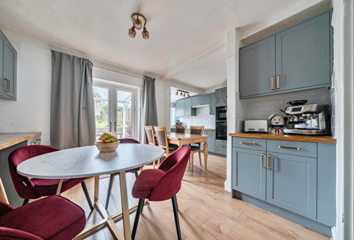 3 Bedroom Terraced House For Sale In Broadway Road, Bishopsworth, Bristol, Somerset, BS13