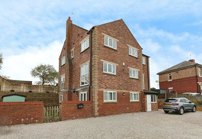 2 Bedroom Flat For Sale In Stonebreaks Road, Oldham, OL4