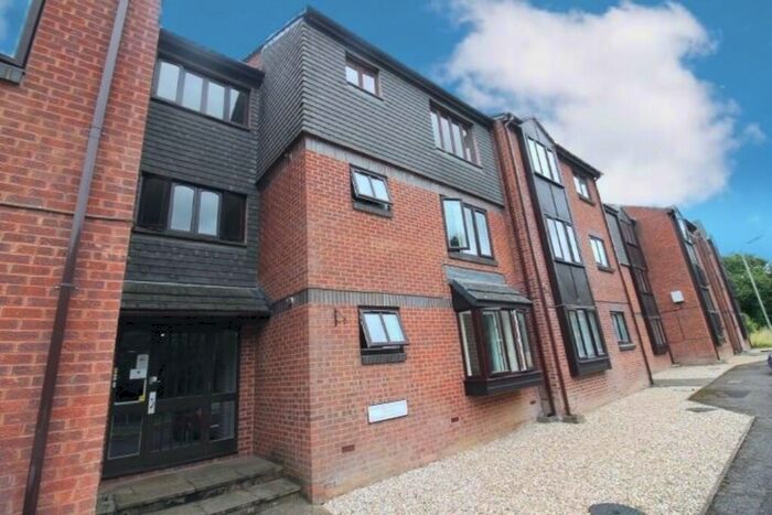 1 Bedroom Apartment To Rent In Kinnerton Court, Exeter, EX4