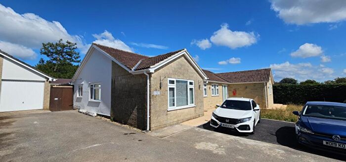 4 Bedroom Bungalow For Sale In C Charlton Park, Midsomer Norton, Radstock, Avon, BA3