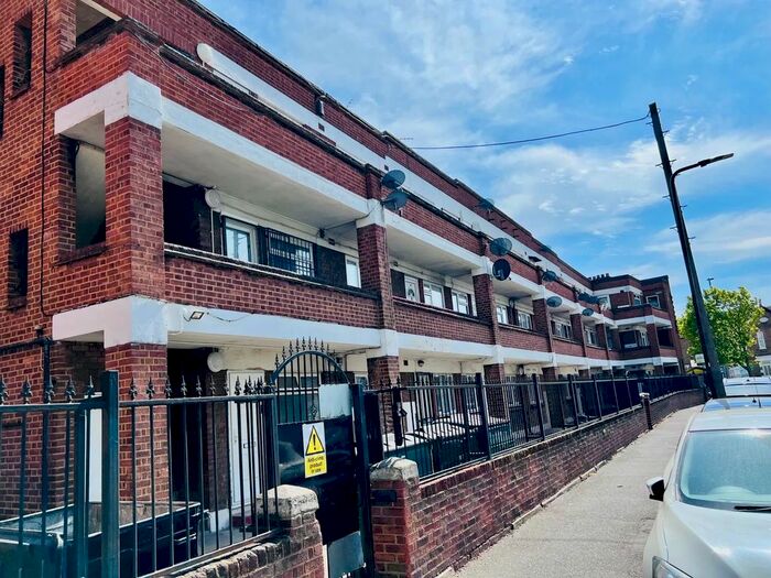 1 Bedroom Flat To Rent In Chessington Mansions, Albany Rd, Leyton, London, E10