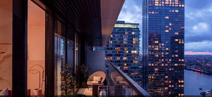 2 Bedroom Apartment To Rent In Marsh Wall, London, E14