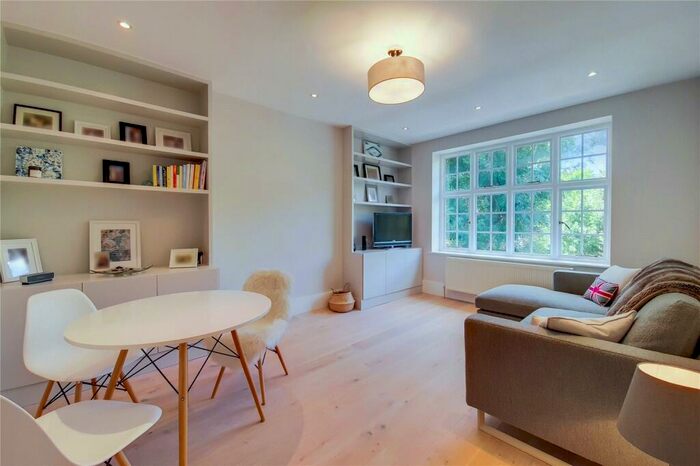3 Bedroom Flat To Rent In Pilgrims Lane, Hampstead, NW3