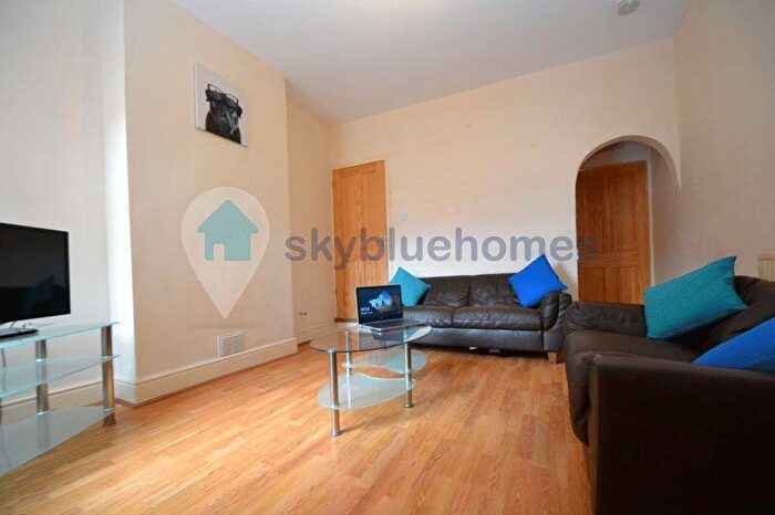4 Bedroom Terraced House To Rent In Windermere Street, Leicester, LE2