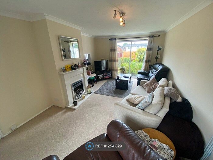 3 Bedroom End Of Terrace House To Rent In Sish Lane, Stevenage, SG1