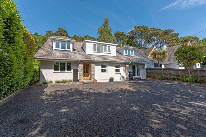 5 Bedroom Detached House For Sale In Lower Golf Links Road, Broadstone, BH18