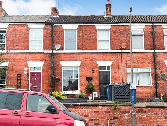 3 Bedroom House For Sale In Highfield Road, Chesterfield, S41