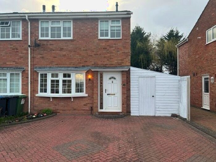 3 Bedroom Semi-Detached House To Rent In Rowley Road, Leamington Spa, CV31