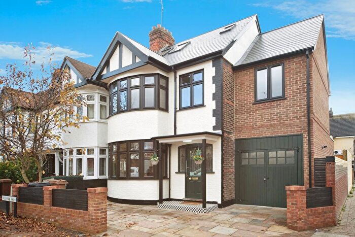 5 Bedroom Semi Detached House For Sale In Greenway Avenue, Walthamstow, London, E17