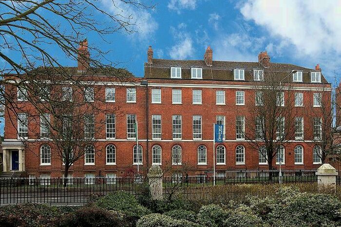 2 Bedroom Apartment To Rent In London Road, Reading, RG1