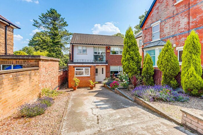 4 Bedroom Detached House For Sale In Woodborough Road, Nottingham, NG3