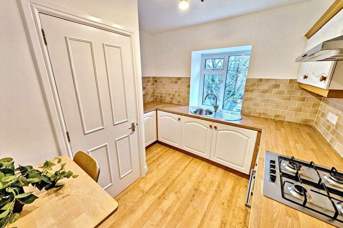 1 Bedroom Flat For Sale In East Cliff, BH1
