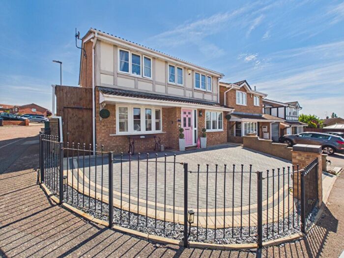 4 Bedroom Detached House For Sale In Sandover, East Hunsbury, NN4