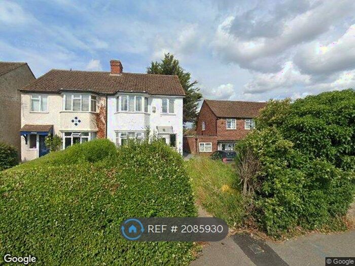 4 Bedroom Semi-Detached House To Rent In Hatch Lane, Harmondsworth, West Drayton, UB7