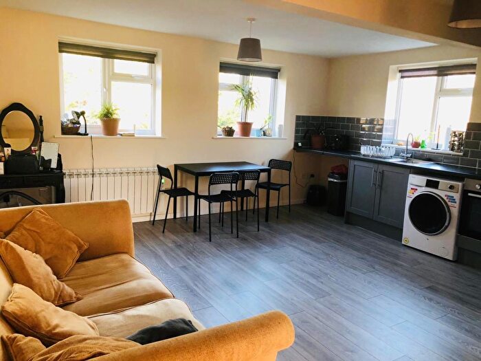 2 Bedroom Apartment To Rent In Downside End, Headington, OX3