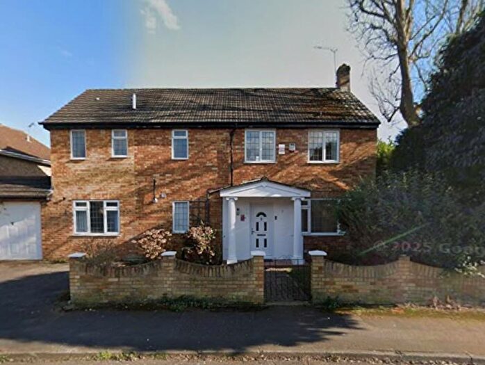 Studio To Rent In Cobs Way, New Haw, Addlestone, KT15