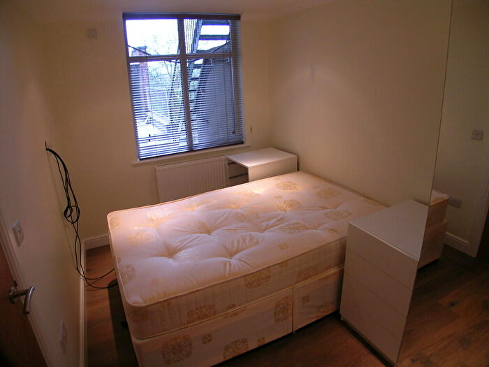 3 Bedroom Flat To Rent In Rayners Lane, Pinner, HA5