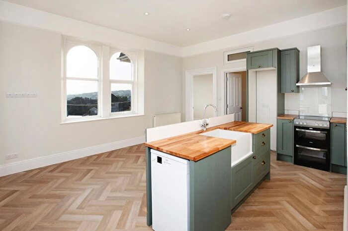 1 Bedroom Flat To Rent In Hermosa Road, Teignmouth, TQ14