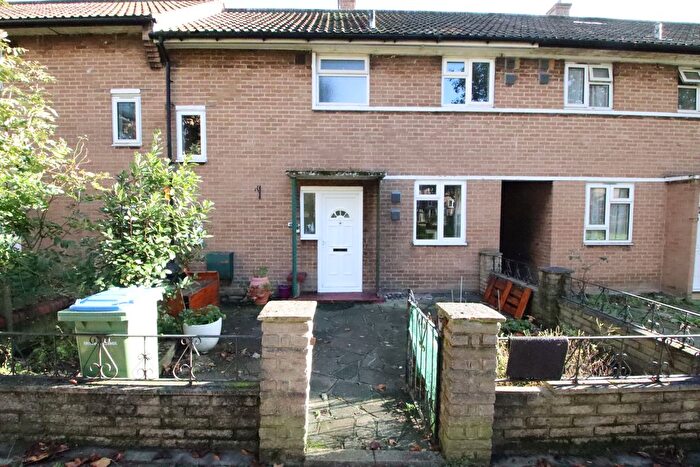 3 Bedroom Terraced House For Sale In Chiswell Square, Kidbrooke, SE3
