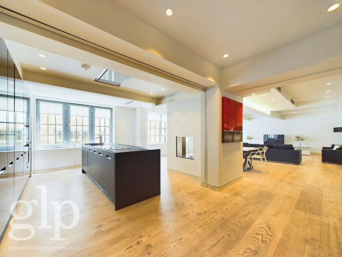 3 Bedroom Flat To Rent In Marshall Street, London, W1F