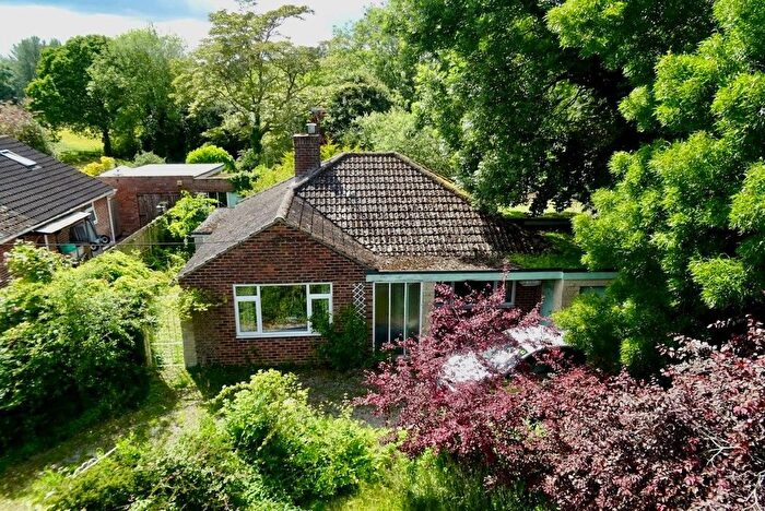 3 Bedroom Bungalow For Sale In Tylers Lane, Bucklebury, RG7