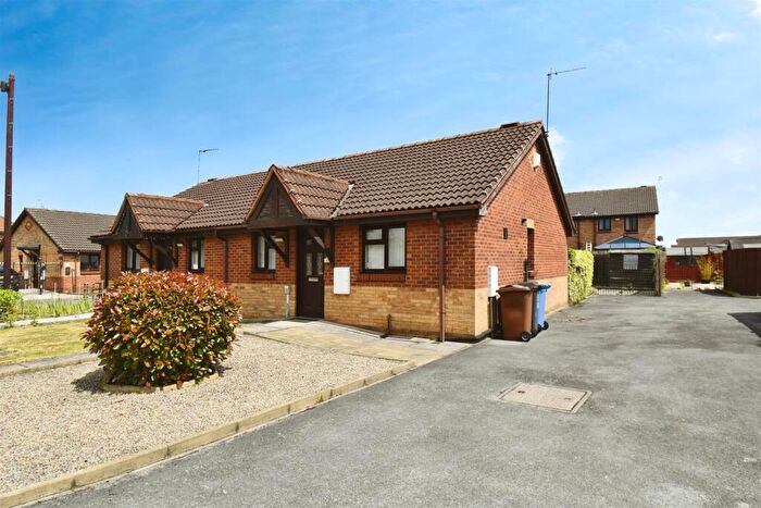 2 Bedroom Semi-Detached Bungalow For Sale In Hotton Close, Hull, HU9