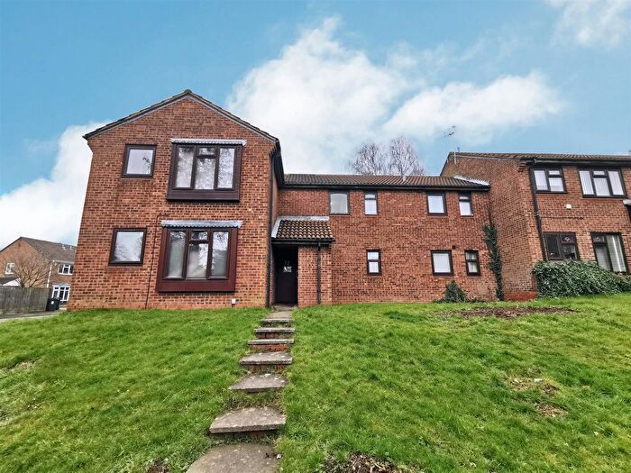 Studio To Rent In Newman Way, Rednal, Birmingham, West Midlands, B45