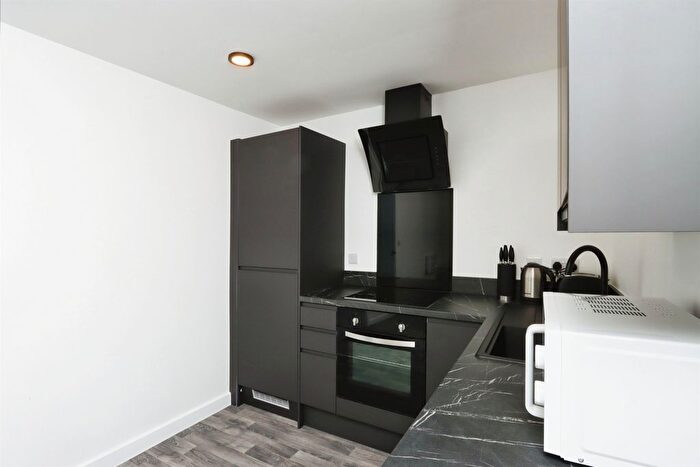 1 Bedroom Flat For Sale In Burlington Square, Chesterfield, S40