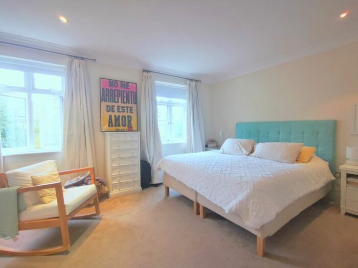 7 Bedroom Town House To Rent In Melliss Avenue, Richmond, TW9
