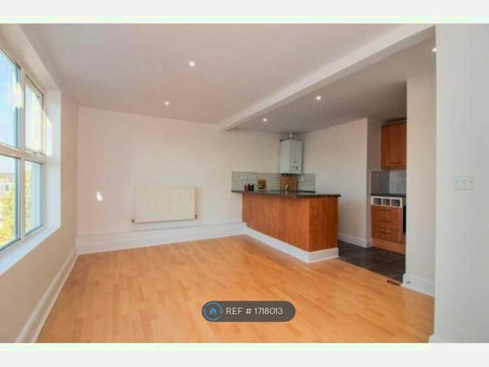 2 Bedroom Flat To Rent In London Road, Portsmouth, PO2