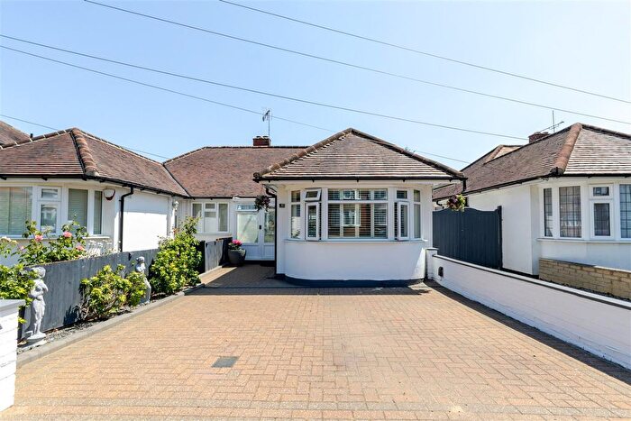 4 Bedroom Semi-Detached Bungalow For Sale In Woodlands Avenue, Ruislip, HA4