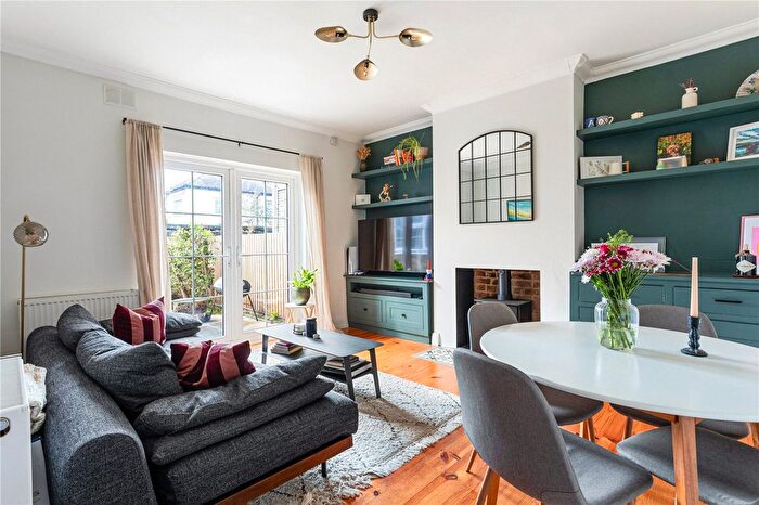1 Bedroom Flat For Sale In Boundary Road, London, SW19