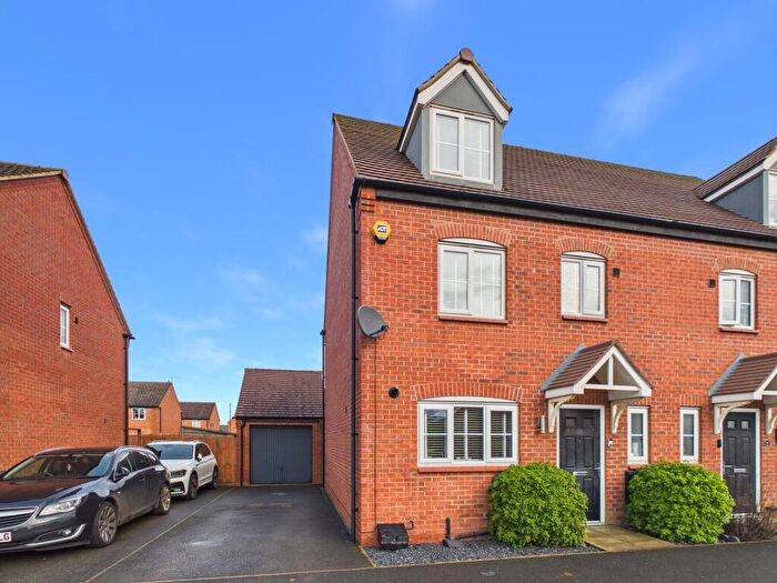 4 Bedroom Semi Detached House For Sale In Lulworth Road, Boulton Moor, DE24