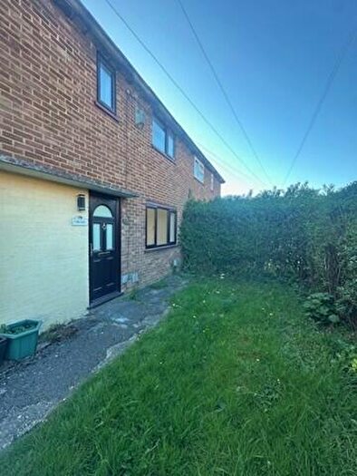 3 Bedroom Semi-Detached House To Rent In Littlefield Road, Luton, Bedfordshire, LU2