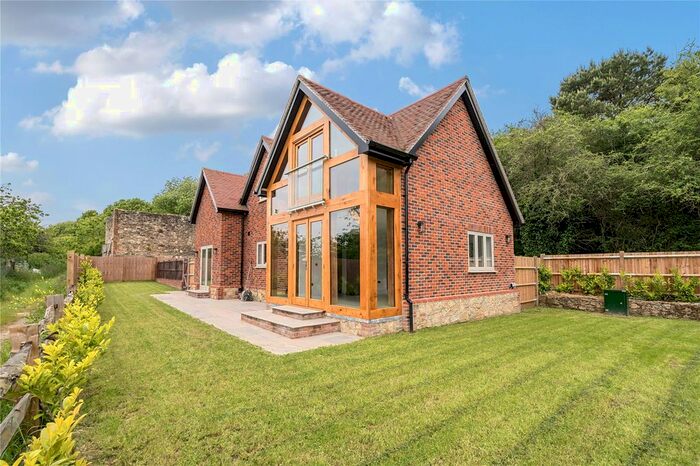 3 Bedroom Detached House To Rent In Crowhurst Lane, Borough Green, Sevenoaks, Kent, TN15