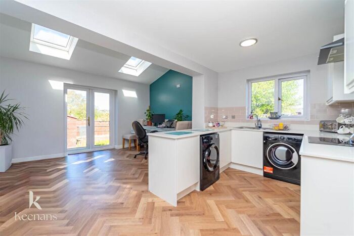 3 Bedroom Semi Detached House For Sale In Dale View, Blackburn, BB2