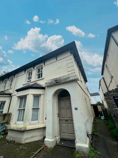 1 Bedroom Flat To Rent In Wordsworth Avenue, Cardiff, CF24