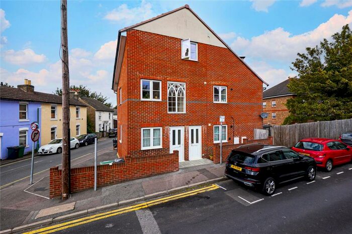 4 Bedroom Duplex To Rent In Peel Street, Maidstone, Kent, ME14