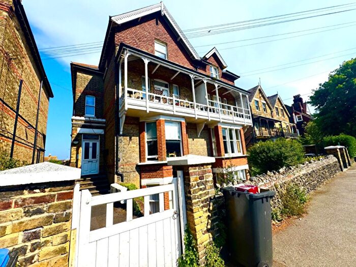 2 Bedroom Flat To Rent In Roxburgh Road, Westgate, Kent, CT8