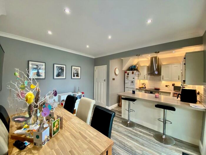 3 Bedroom Terraced House To Rent In Mayfield Road, Portsmouth, PO2