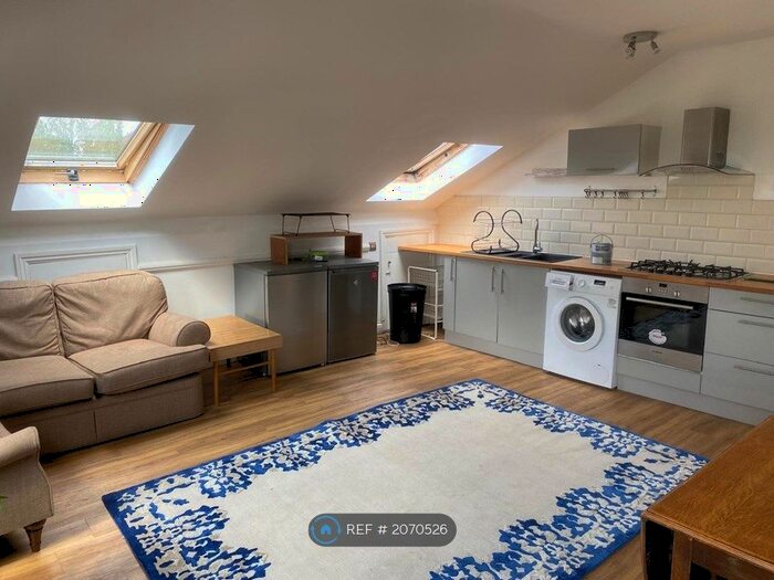 2 Bedroom Flat To Rent In Nightingale Road, London, E5