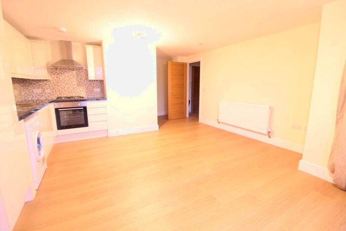 1 Bedroom Flat To Rent In Charter House, High Road, IG1