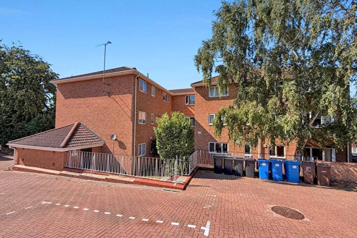 1 Bedroom Flat For Sale In Ferrier Close, Parkwood, Gillingham, ME8