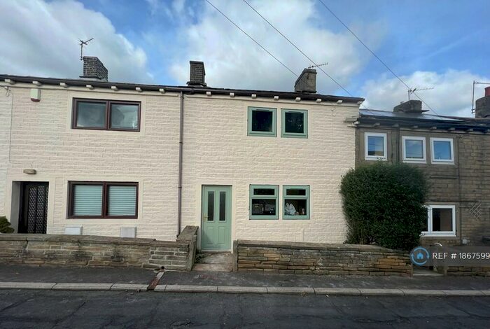 3 Bedroom Terraced House To Rent In Warley Town Lane, Halifax, HX2