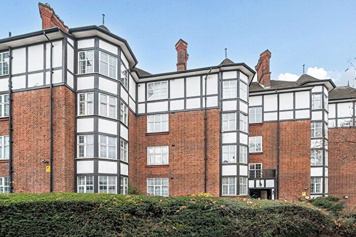 2 Bedroom Flat To Rent In Vernon Court, Fortune Green, London, NW2