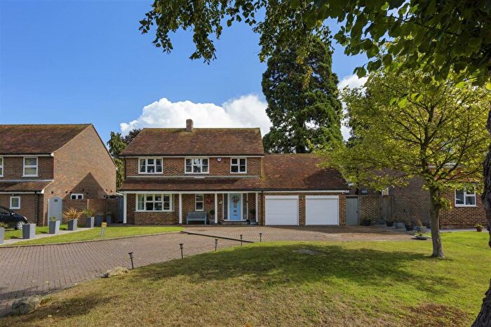 4 Bedroom Detached House For Sale In Ospringe Place, Faversham, ME13