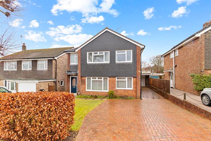 4 Bedroom Detached House For Sale In Stafford Road, Petersfield, GU32