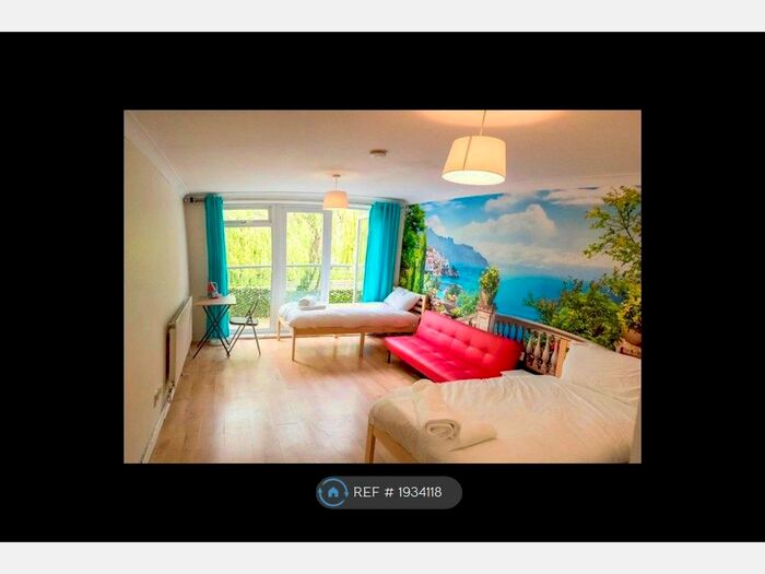 4 Bedroom Terraced House To Rent In Waterside, Milton Keynes, MK6